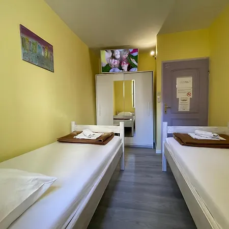 Old Town Insula Apartment *
