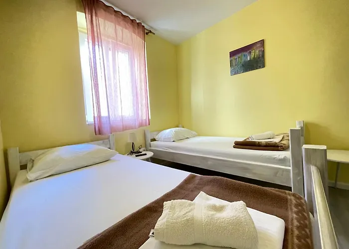 Old Town Insula شقة زادار